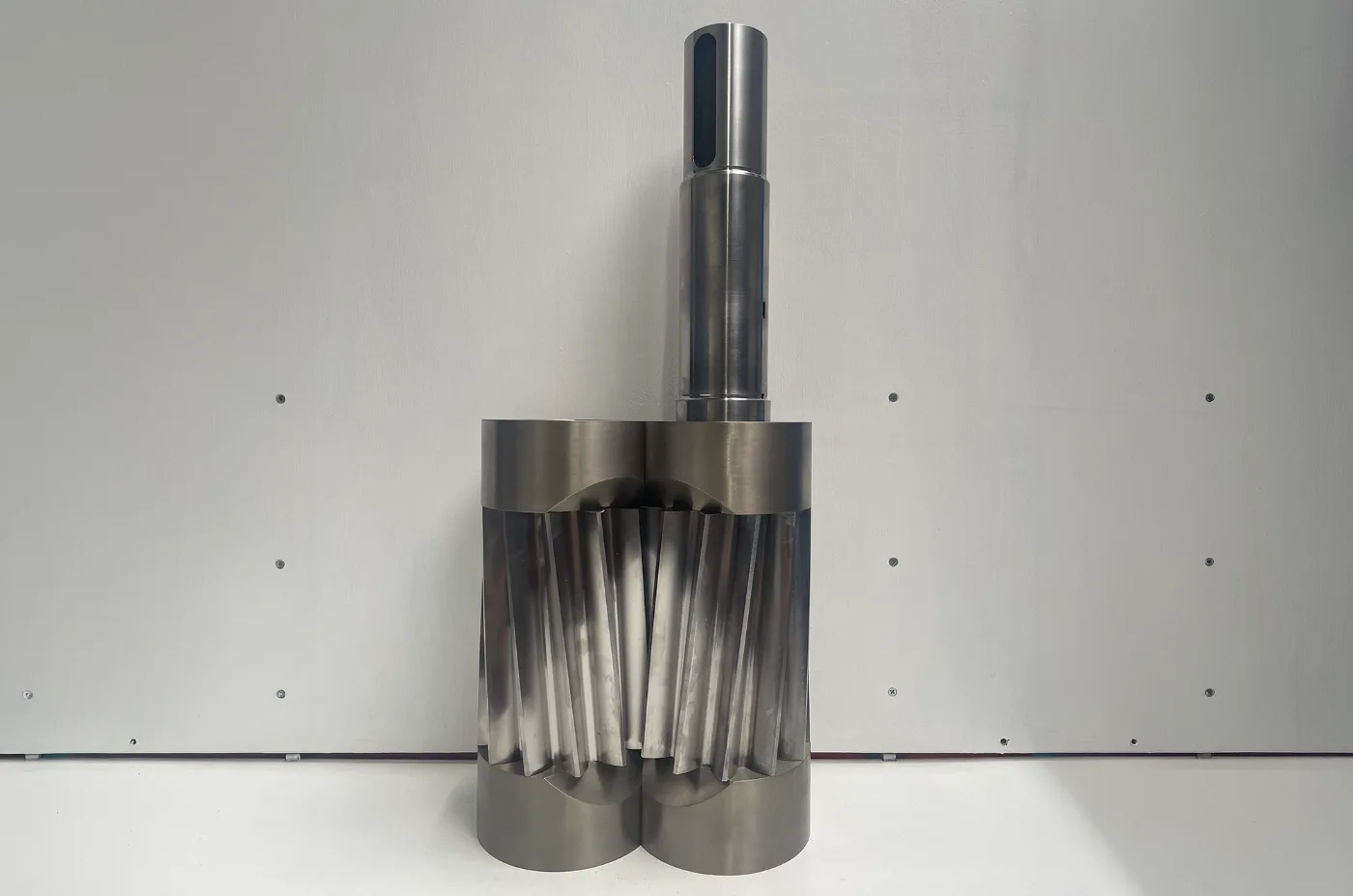 Alpine gear pump, wetted materials